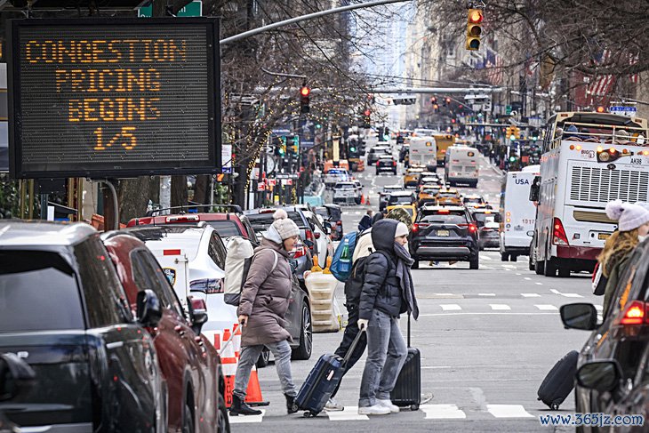 Thu phí ùn tắc giao thông nhìn từ New York - Ảnh 1.