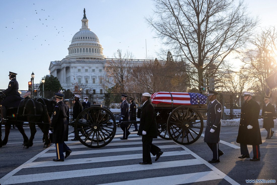 Người Mỹ viếng ông Jimmy Carter ở Đồi Capitol - Ảnh 2.